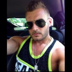 Meet your Posher, Derek